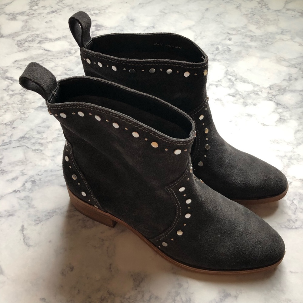 NEW DOLCE VITA Rock Stud Suede Ankle Gray Western Cowboy Boots Booties Shoes 7.5